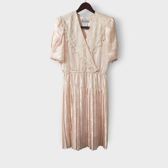 Scott McClintock Dresses & Skirts - Vintage Scott McClintock Jacquard Lace Pleated Dress Shiny Pink Sz 10 Romance